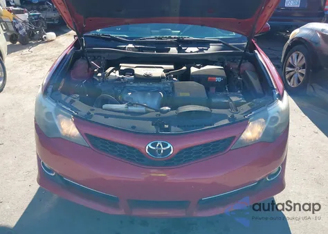 2014 Toyota Camry Se z USA, uszkodzony, nr VIN 4T1BF1FK9EU772806